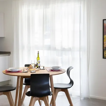 Loctowers A3-3-3 By Interhome لوكارنو